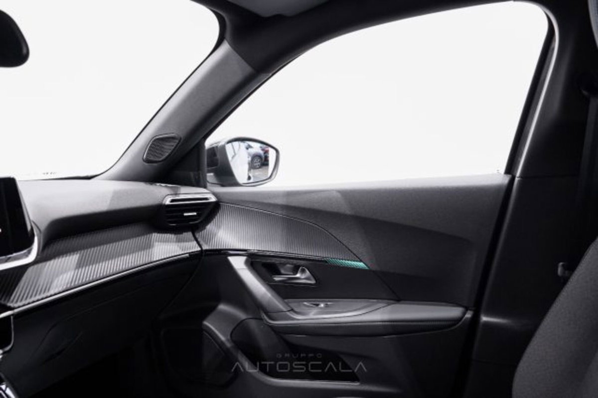 Peugeot 2008 PureTech 130 S&S EAT8 Allure Pack (19)