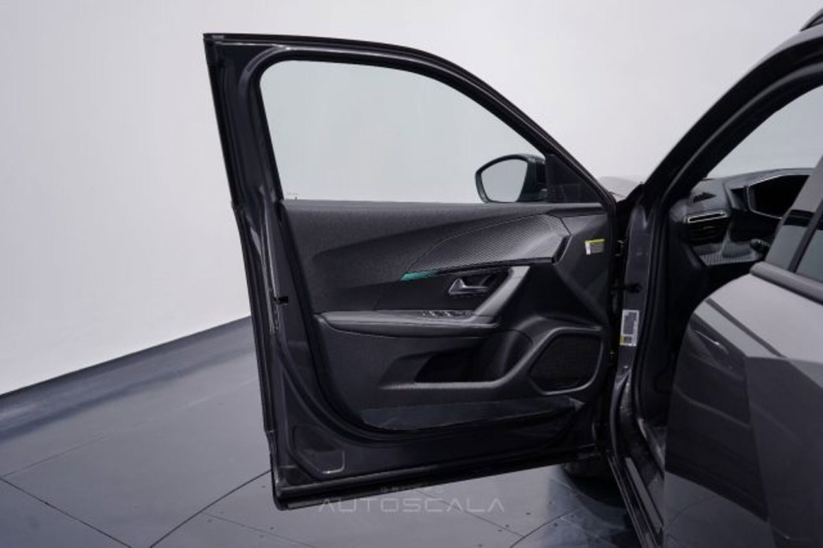 Peugeot 2008 PureTech 130 S&S EAT8 Allure Pack (9)