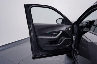 Peugeot 2008 PureTech 130 S&S EAT8 Allure Pack (9)
