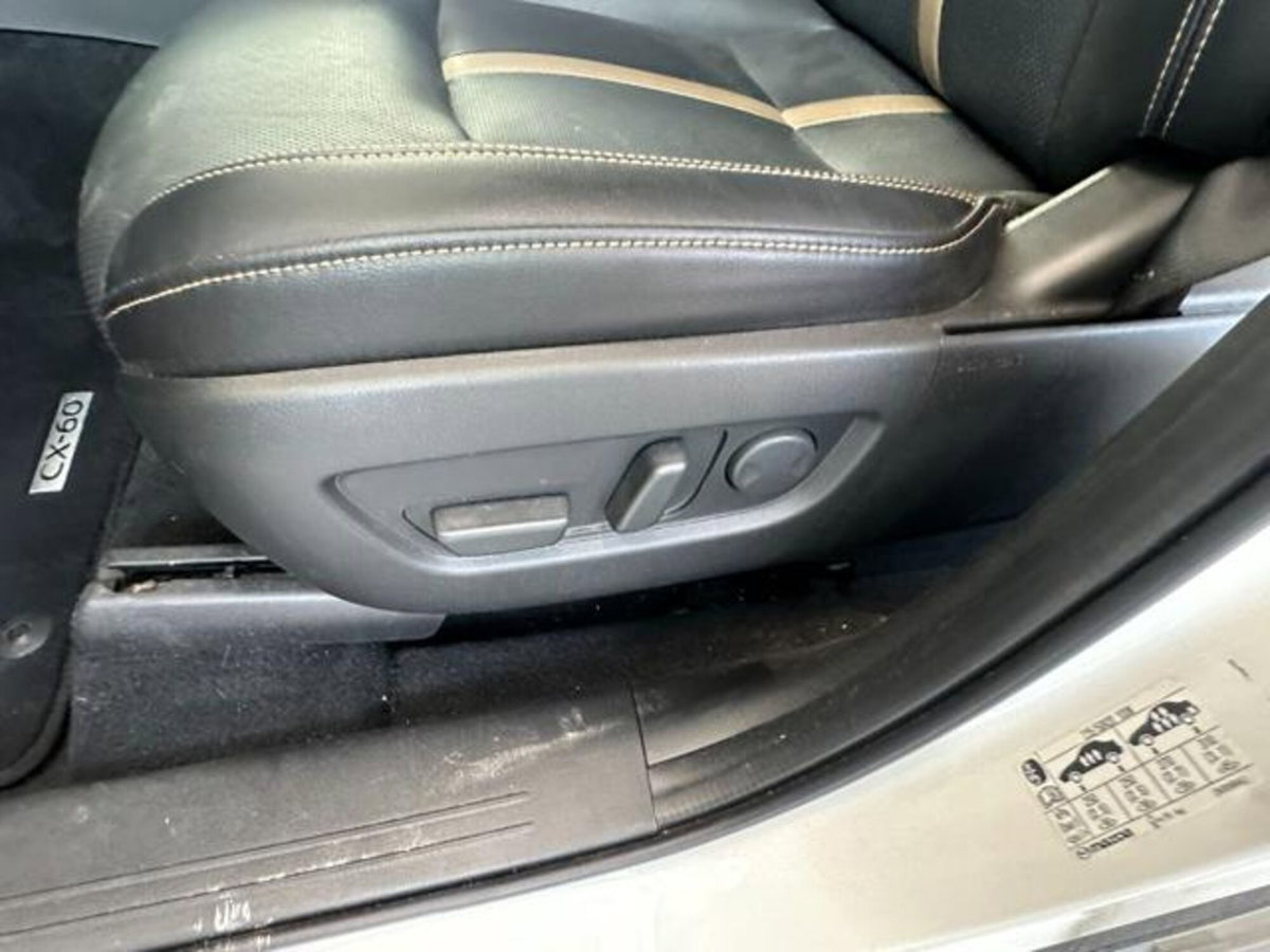 Mazda CX-60 3.3L e-Skyactiv D 200 CV M Hybrid 2WD Homura (19)
