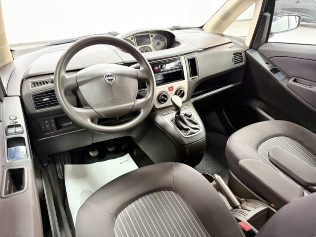 Lancia Musa 1.4 16V Diva (14)