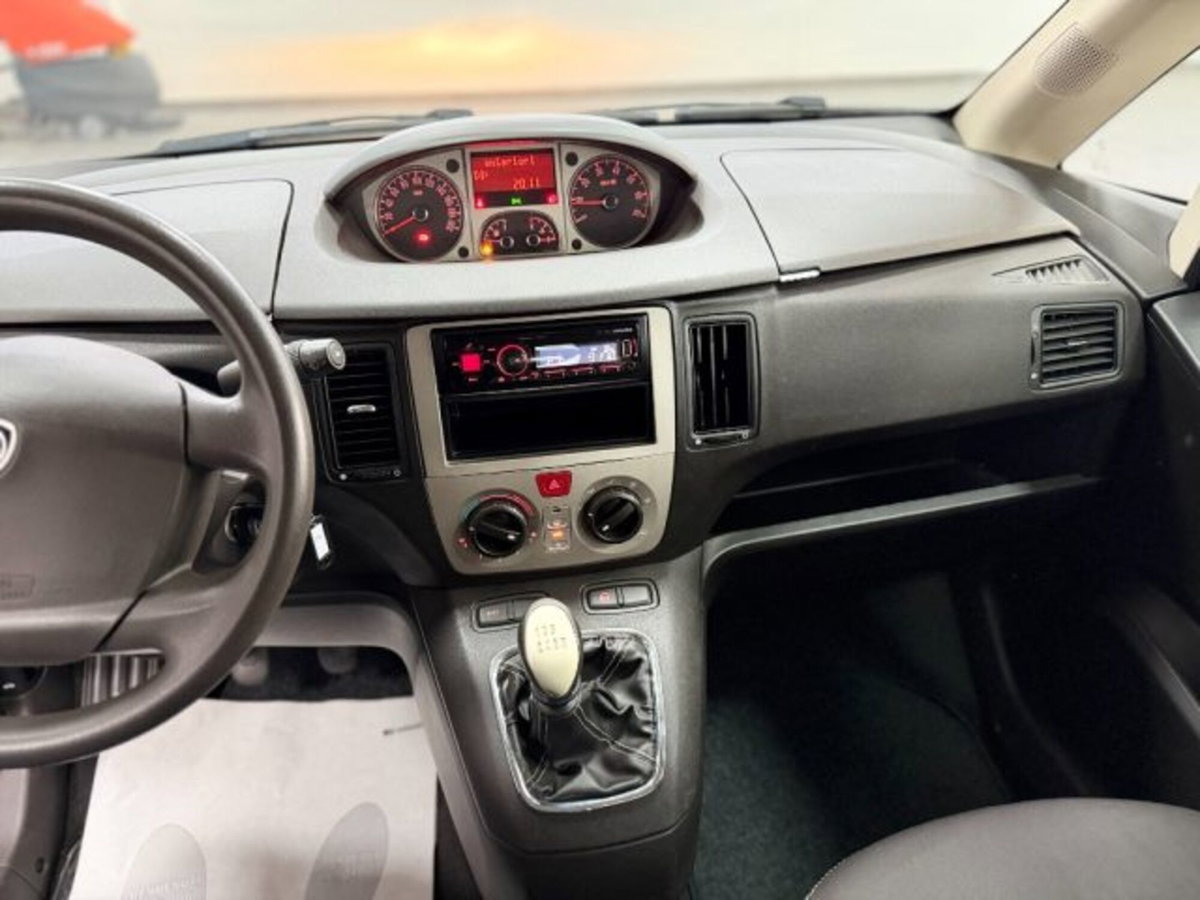 Lancia Musa 1.4 16V Diva (15)