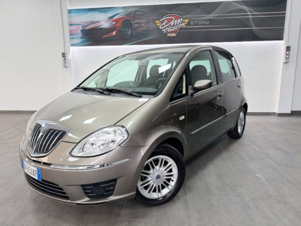 Lancia Musa 1.4 16V Diva (2)