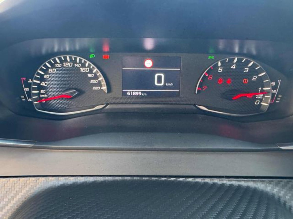 Peugeot 208 1.2 puretech Active s&s 75cv (13)