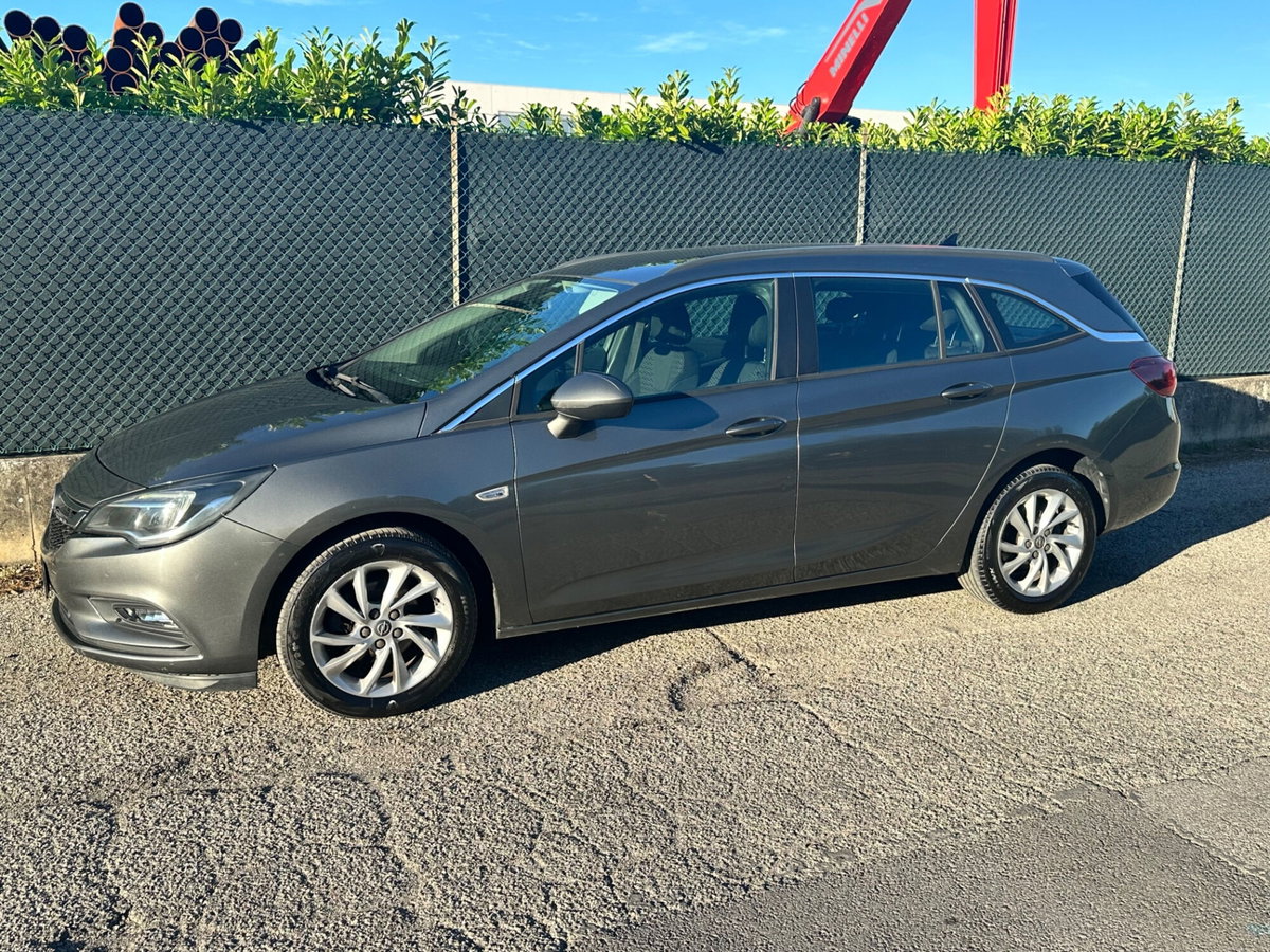 Opel Astra Station Wagon 1.6 CDTi 110CV Start&Stop Sports Business (2)