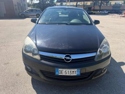 Opel Astra GTC 1.7 CDTI 101CV 3 porte Cosmo (2)