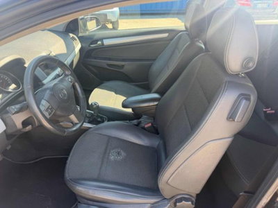 Opel Astra GTC 1.7 CDTI 101CV 3 porte Cosmo (4)