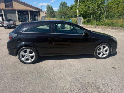 Opel Astra GTC 1.7 CDTI 101CV 3 porte Cosmo (8)