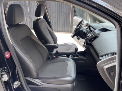 Ford EcoSport 1.5 TDCi 95 CV Titanium S (9)