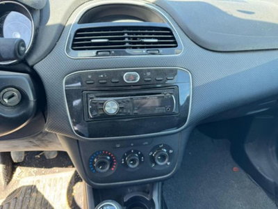 Fiat Punto Evo 1.4 5 porte S&S Dynamic (9)