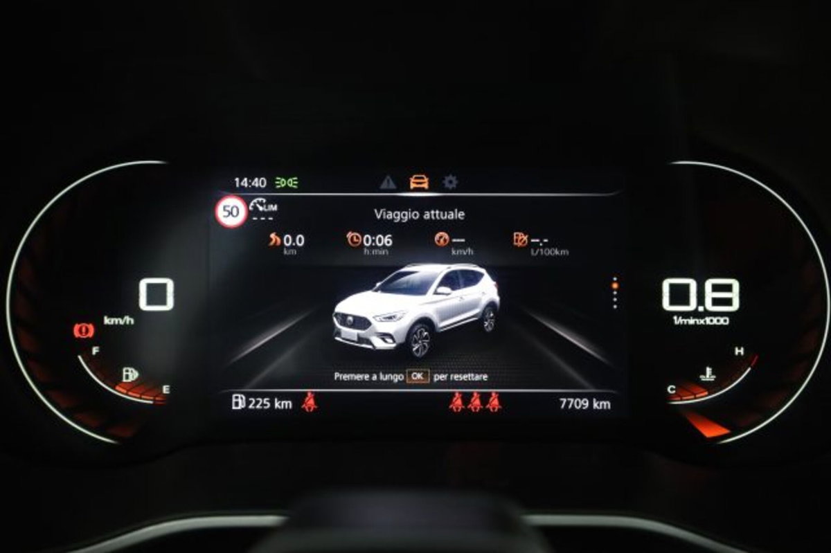 Mg ZS ZS 1.5 Luxury (7)