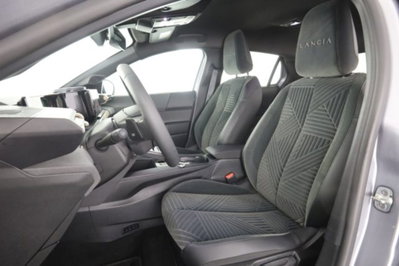 Lancia Ypsilon 1.2 mhev Edizione Limitata Cassina e-dct (2)