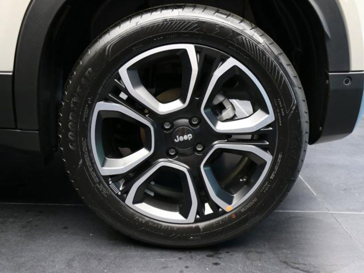 Jeep Avenger 1.2 turbo Summit fwd 100cv (6)