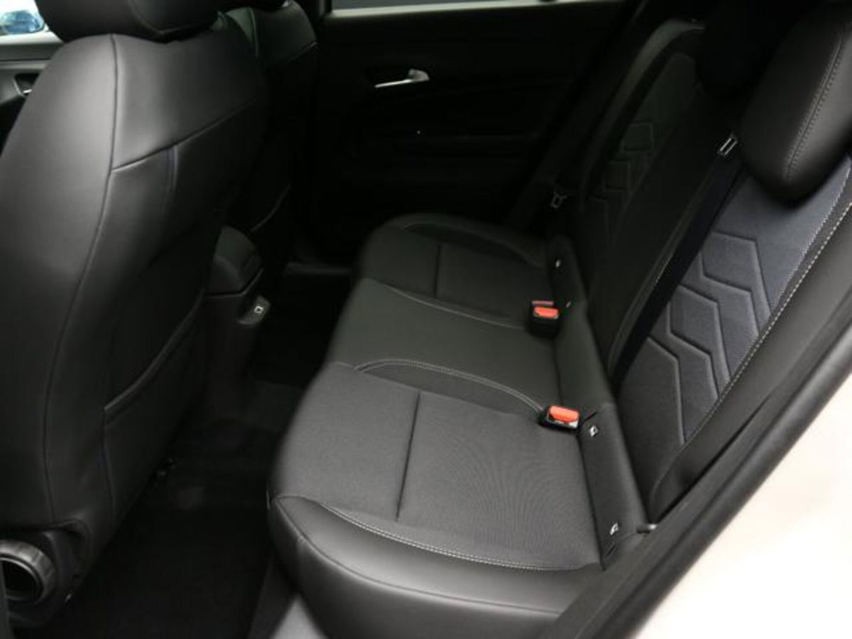 Jeep Avenger 1.2 turbo Summit fwd 100cv (8)