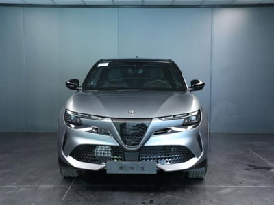Alfa Romeo Junior 1.2 ibrida Speciale 145cv edct6 (2)