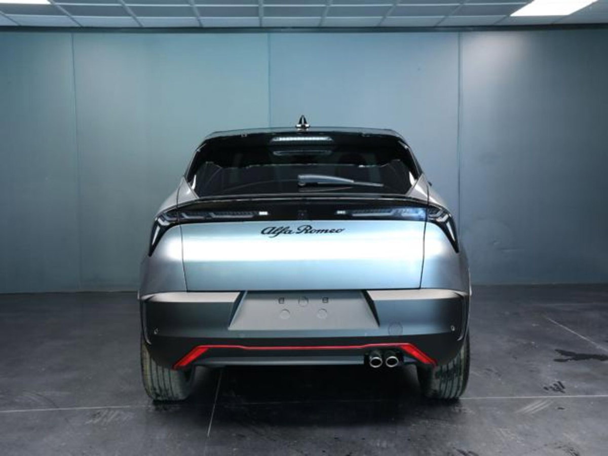 Alfa Romeo Junior 1.2 ibrida Speciale 145cv edct6 (4)