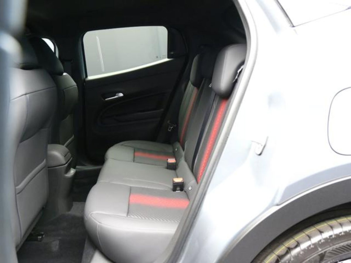 Alfa Romeo Junior 1.2 ibrida Speciale 145cv edct6 (8)