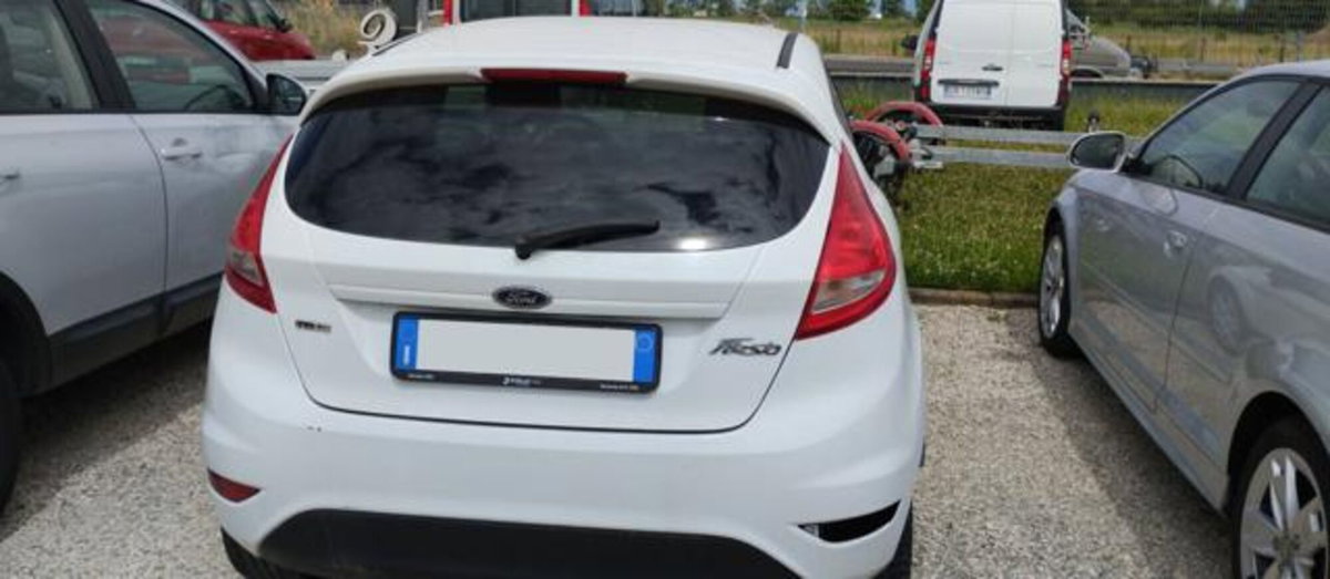 Ford Fiesta 1.4 TDCi 68CV 3 porte Titanium (3)