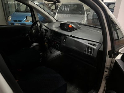 Fiat Idea 1.2 16V BlackLabel (11)