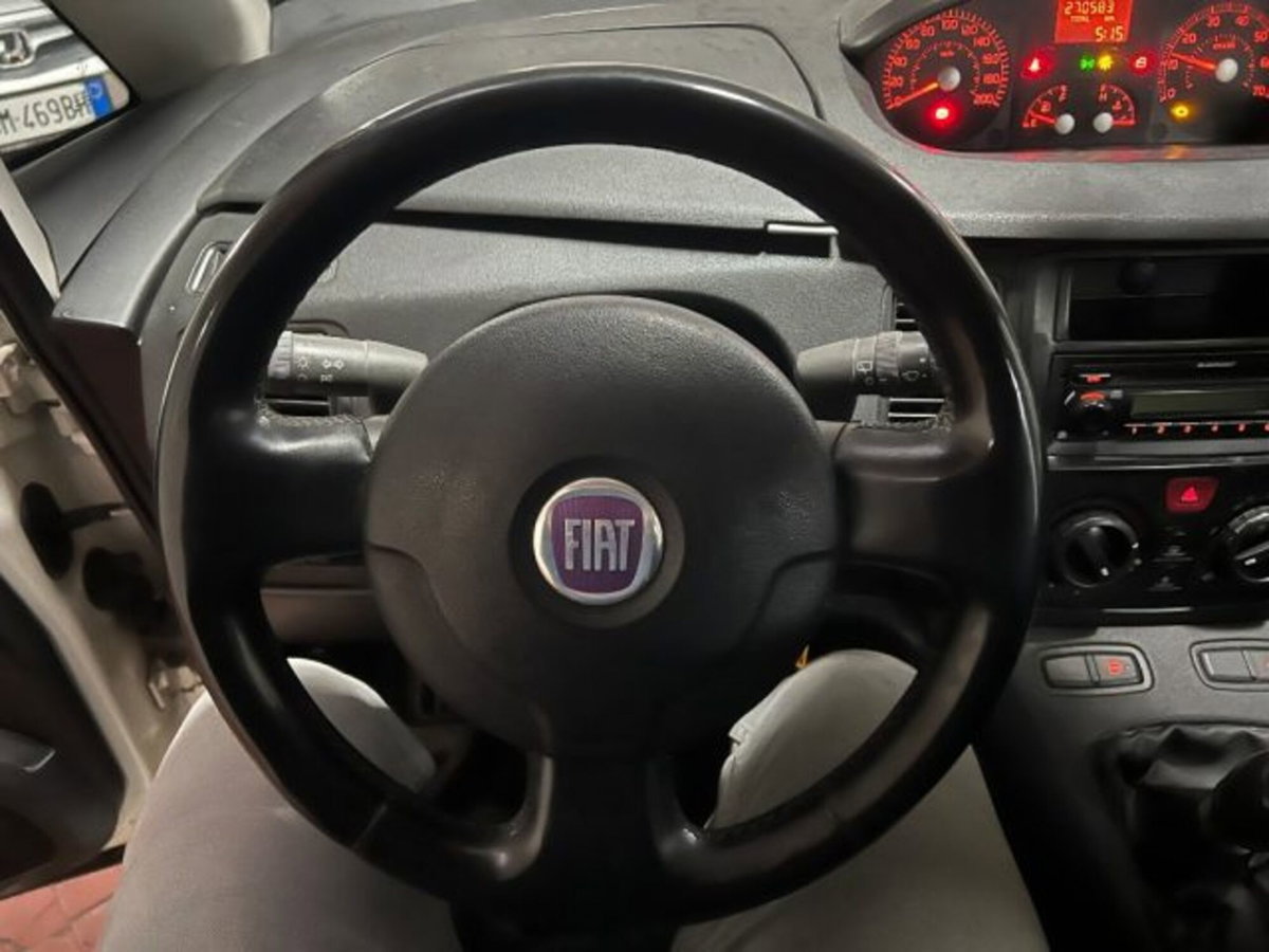 Fiat Idea 1.2 16V BlackLabel (16)