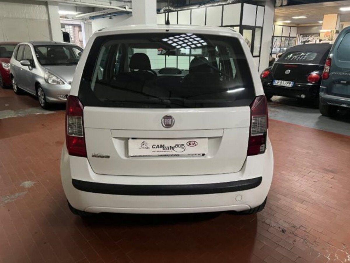 Fiat Idea 1.2 16V BlackLabel (3)