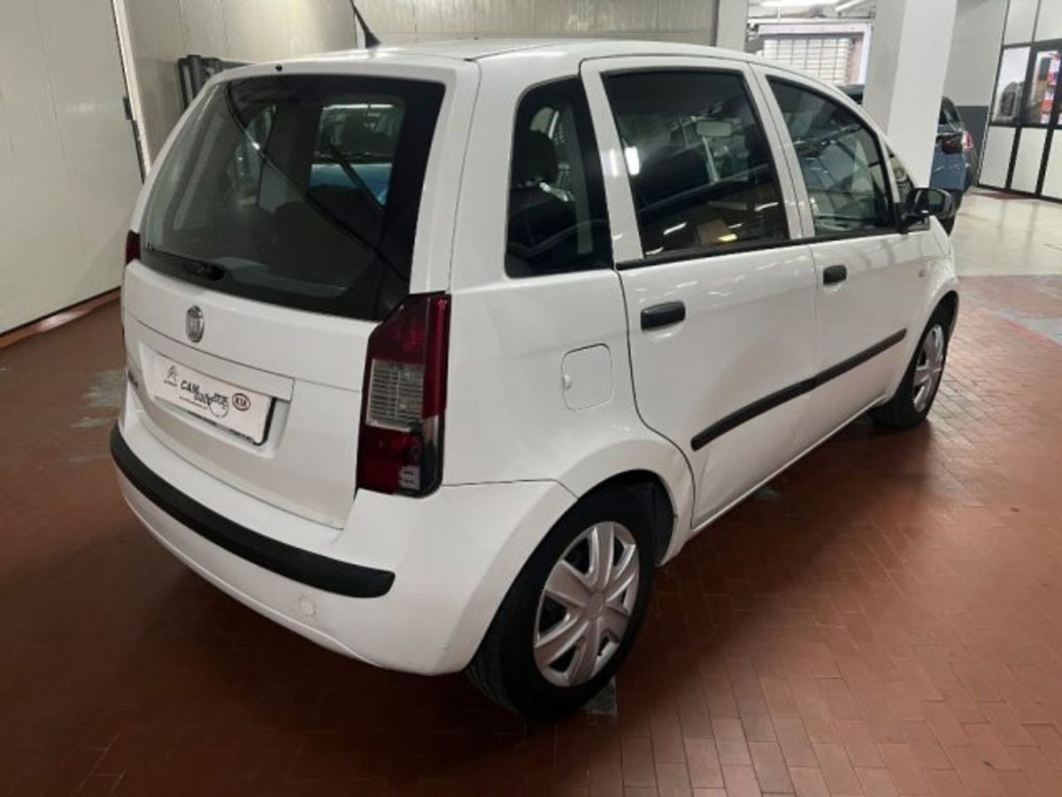 Fiat Idea 1.2 16V BlackLabel (4)