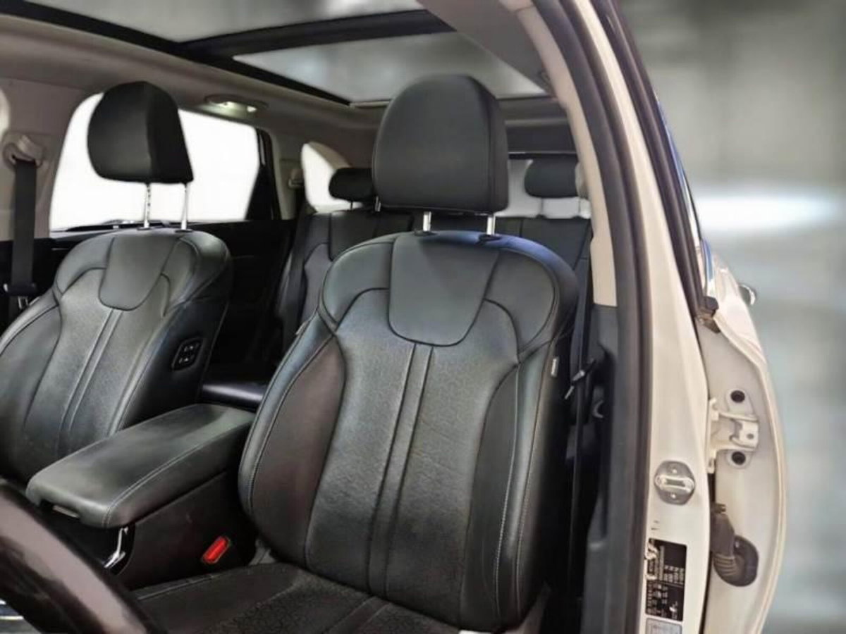 Kia Sorento 1.6 T-GDi aut. AWD HEV Evolution (9)