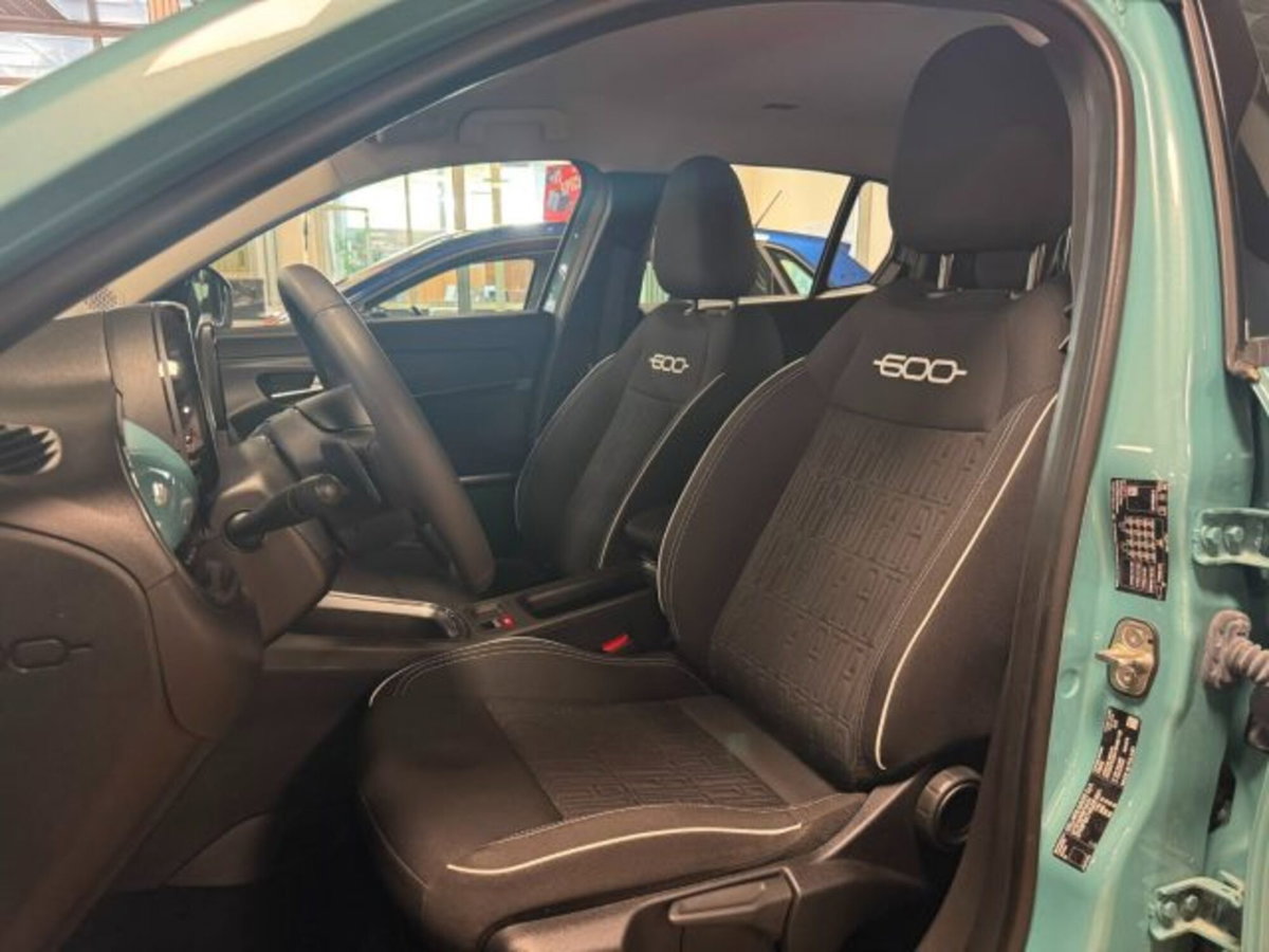 Fiat 600 1.2 hybrid Pop 145cv auto (9)