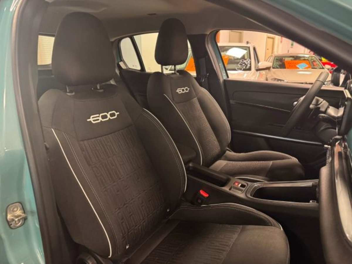 Fiat 600 1.2 hybrid Pop 145cv auto (11)