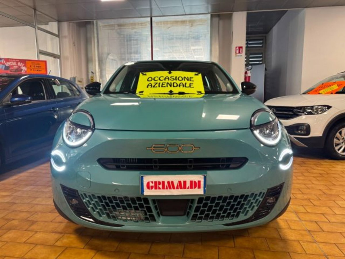 Fiat 600 1.2 hybrid Pop 145cv auto (2)