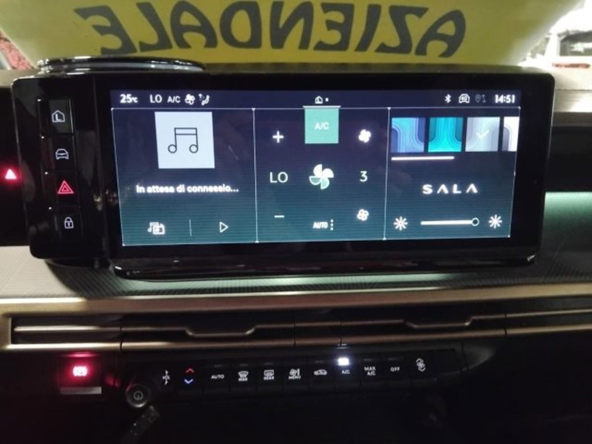 Lancia Ypsilon 1.2 mhev Edizione Cassina e-dct (17)