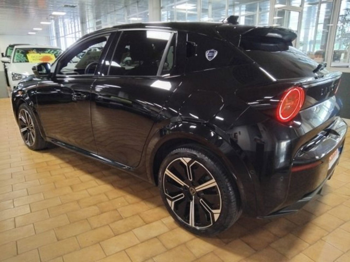 Lancia Ypsilon 1.2 mhev Edizione Cassina e-dct (4)