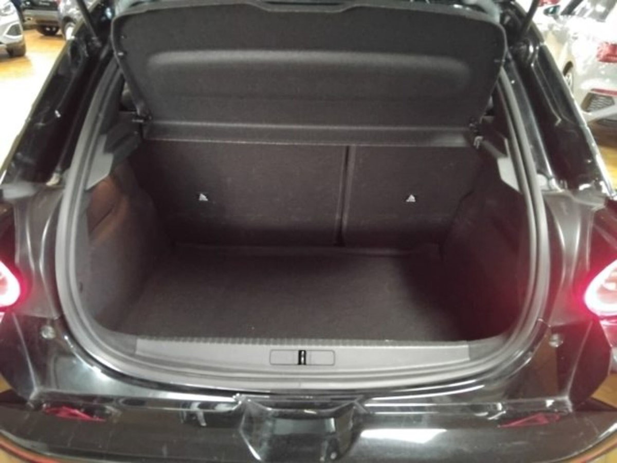Lancia Ypsilon 1.2 mhev Edizione Cassina e-dct (9)