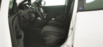 Lancia Ypsilon 1.2 69 CV 5 porte GPL Ecochic Gold (15)