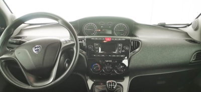 Lancia Ypsilon 1.2 69 CV 5 porte GPL Ecochic Gold (9)