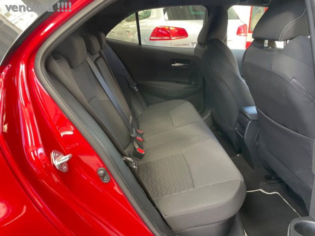 Toyota Corolla 1.8 Hybrid Style (16)