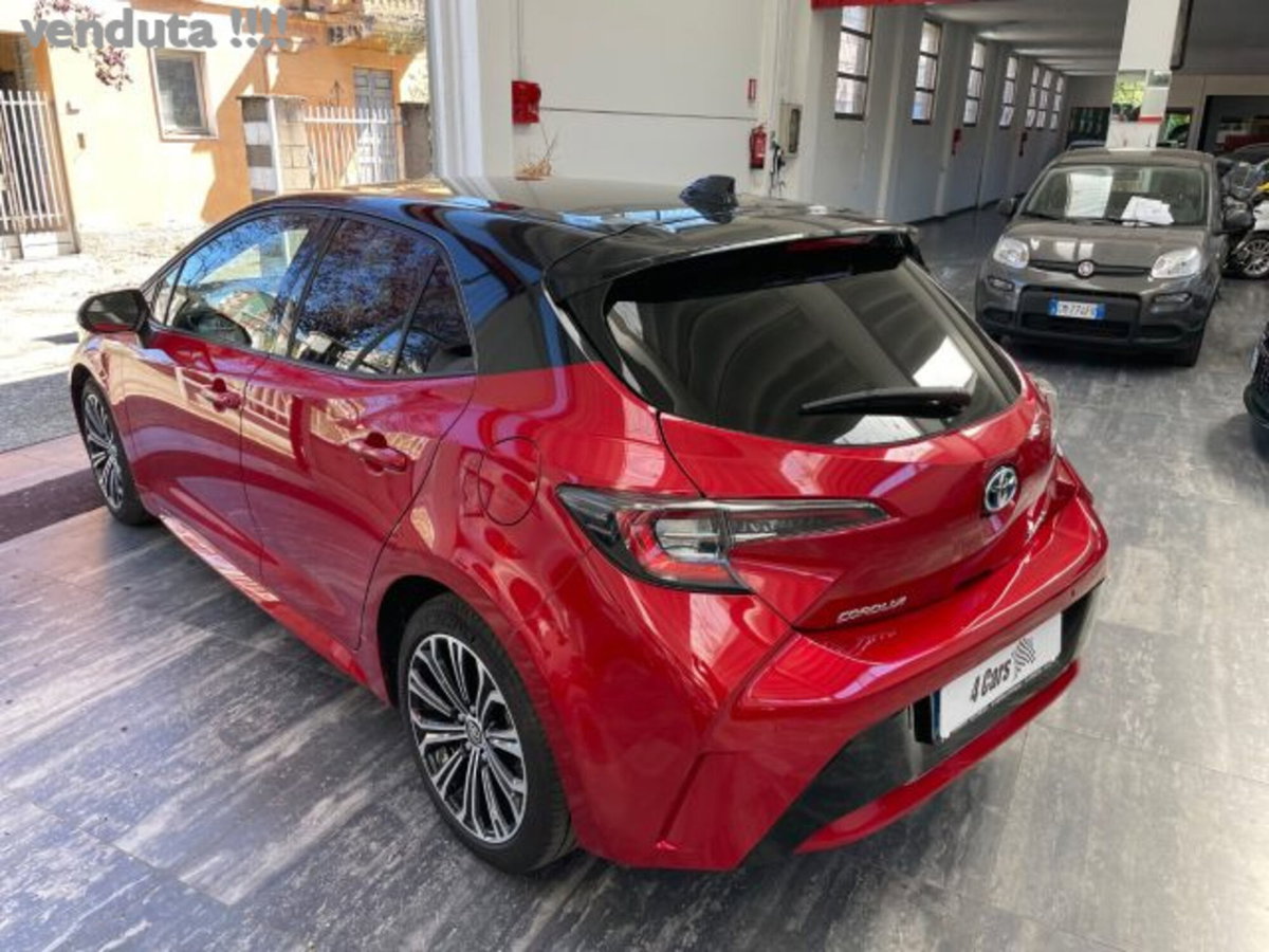 Toyota Corolla 1.8 Hybrid Style (6)