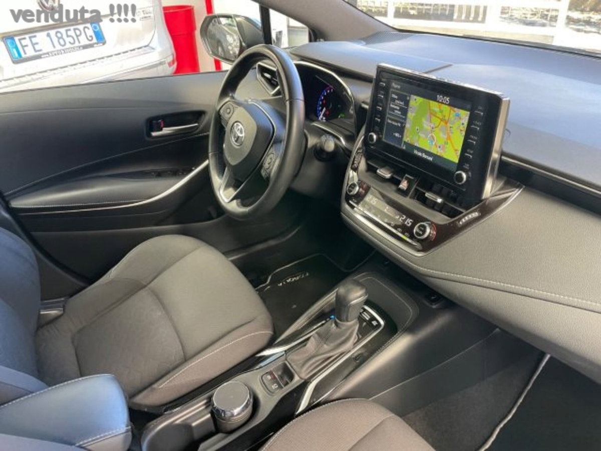Toyota Corolla 1.8 Hybrid Style (8)