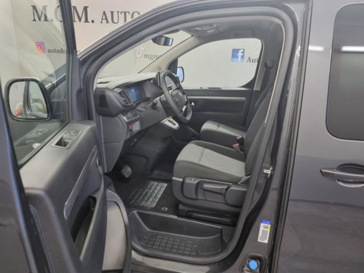 Peugeot Traveller BlueHDi 180 S&S EAT8 Standard Business (10)