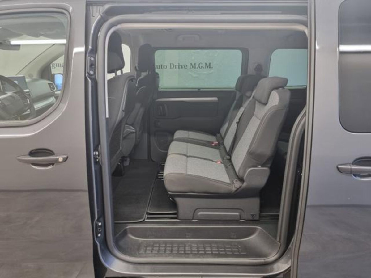 Peugeot Traveller BlueHDi 180 S&S EAT8 Standard Business (13)