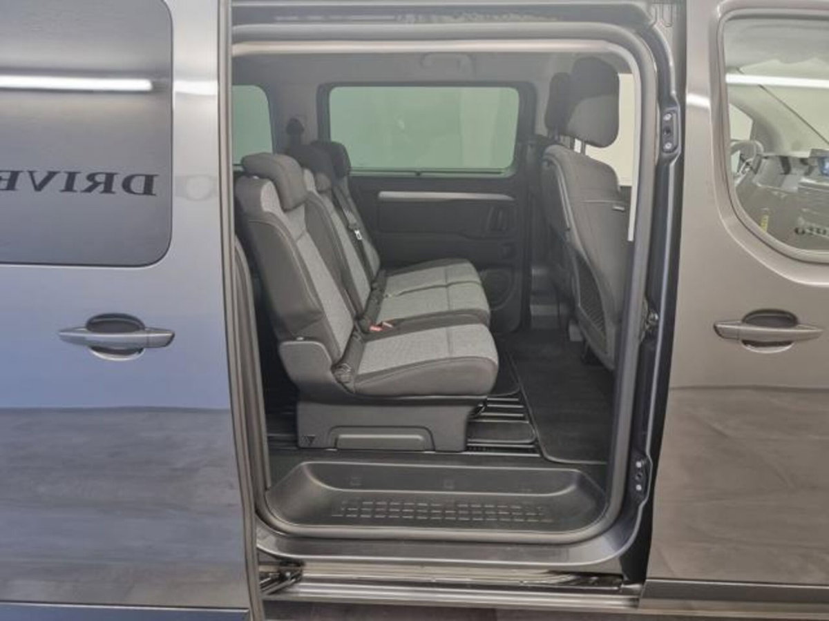Peugeot Traveller BlueHDi 180 S&S EAT8 Standard Business (14)