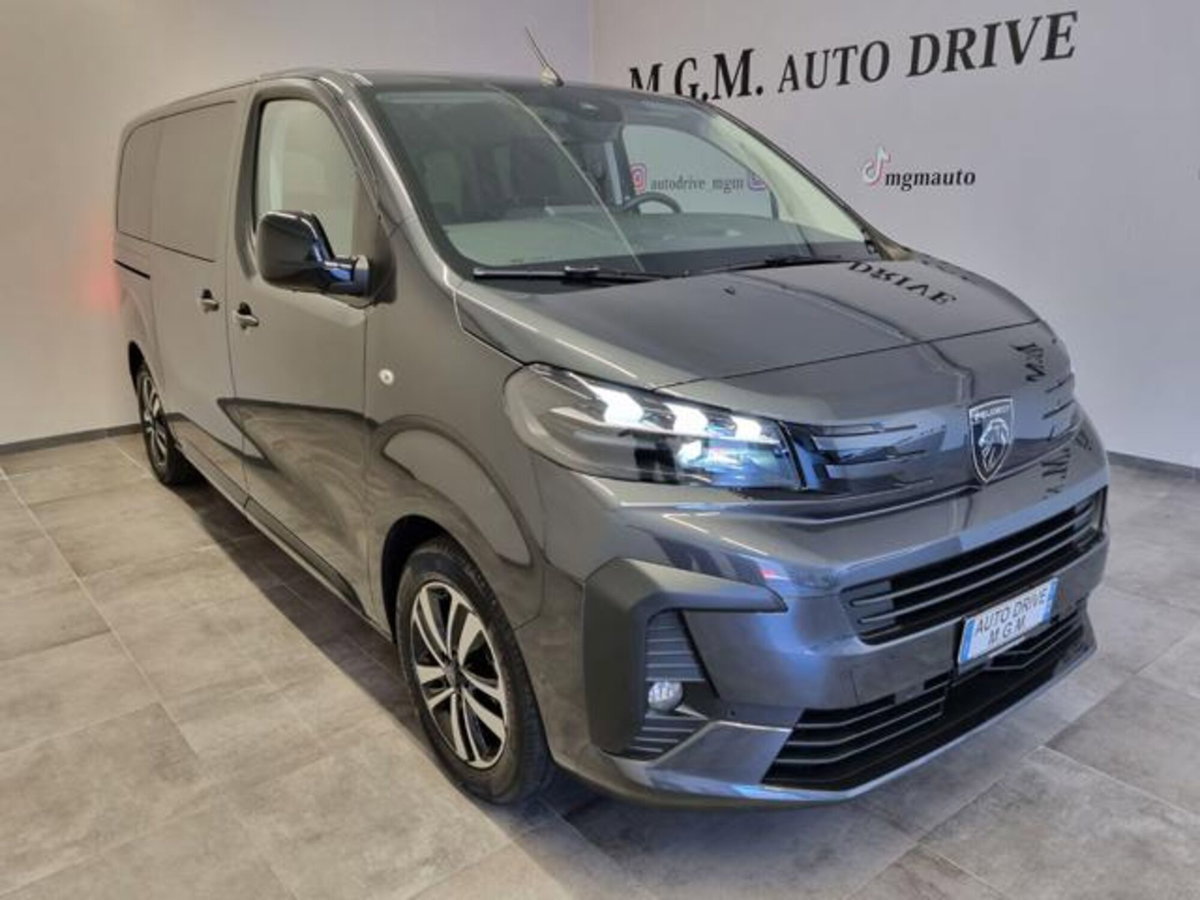 Peugeot Traveller BlueHDi 180 S&S EAT8 Standard Business (19)