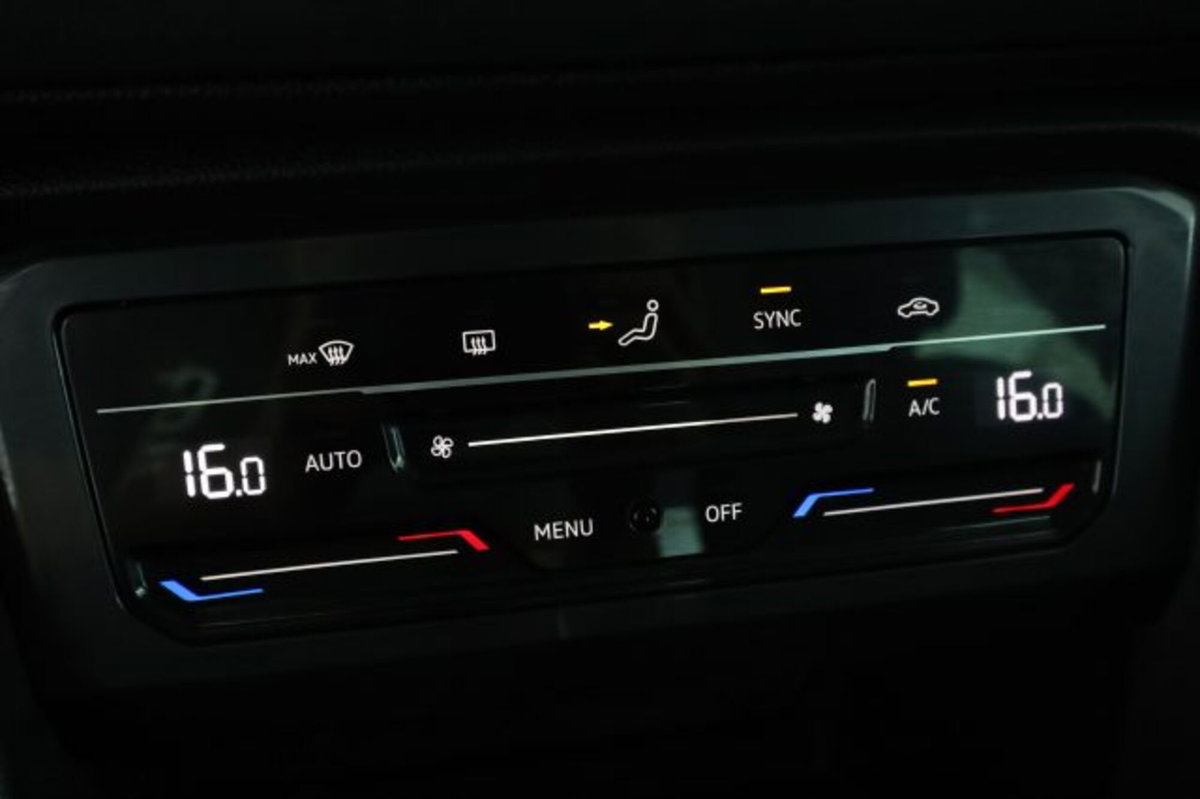 Volkswagen Tiguan 2.0 TDI 150 CV SCR DSG 4MOTION Life (12)