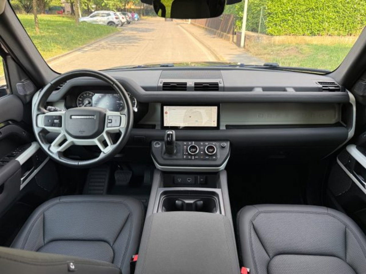 Land Rover Defender 110 3.0d i6 mhev X-Dynamic SE awd 200cv auto (12)