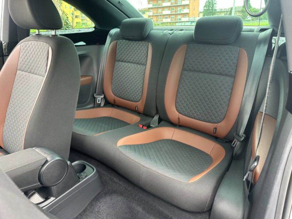 Volkswagen Maggiolino 1.2 TSI Design BlueMotion Technology (11)