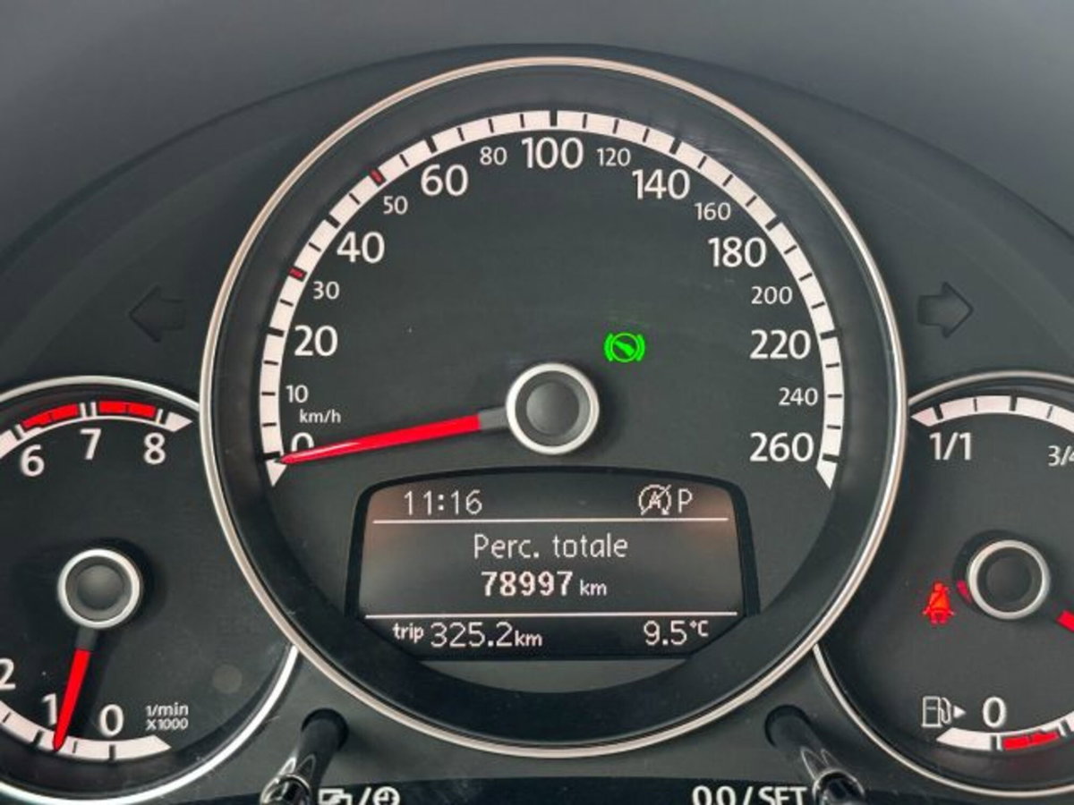 Volkswagen Maggiolino 1.2 TSI Design BlueMotion Technology (12)
