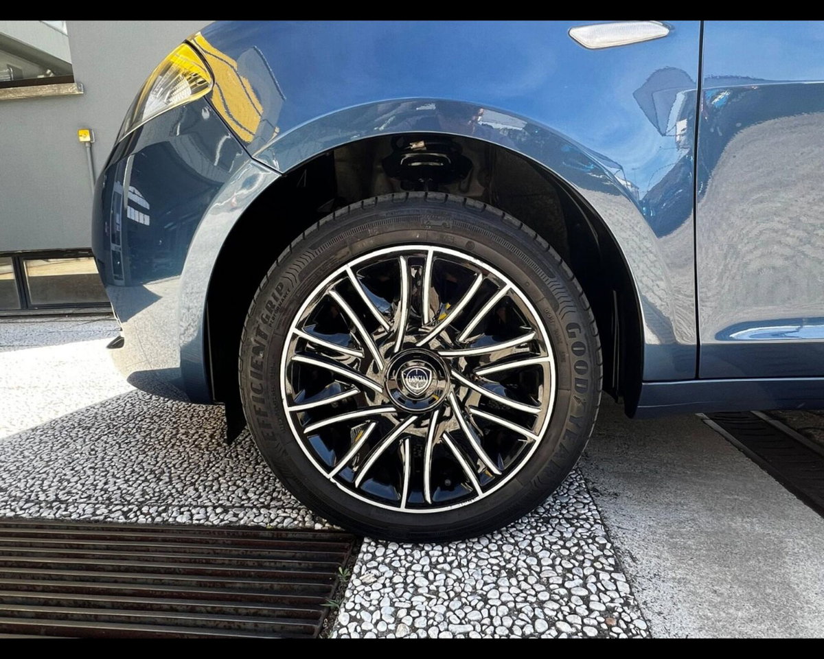 Lancia Ypsilon 1.0 FireFly 5 porte S&S Hybrid Ecochic Gold (10)