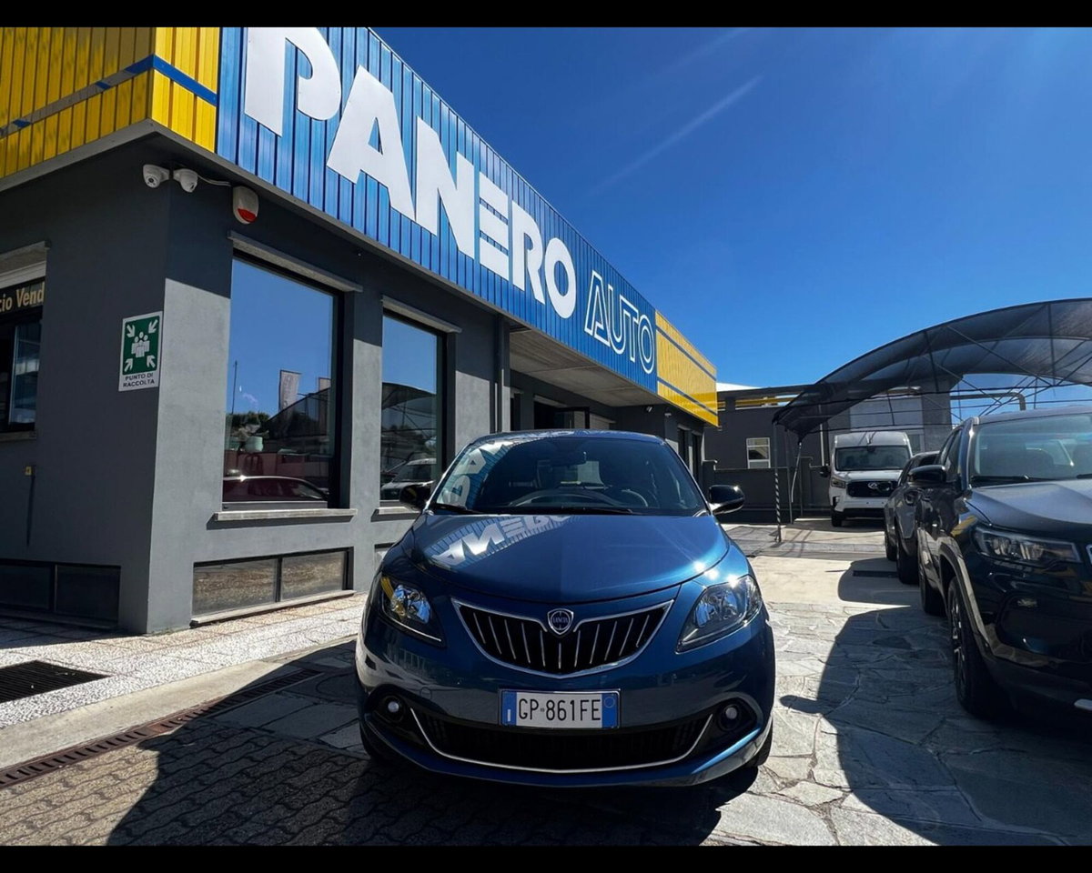 Lancia Ypsilon 1.0 FireFly 5 porte S&S Hybrid Ecochic Gold (2)