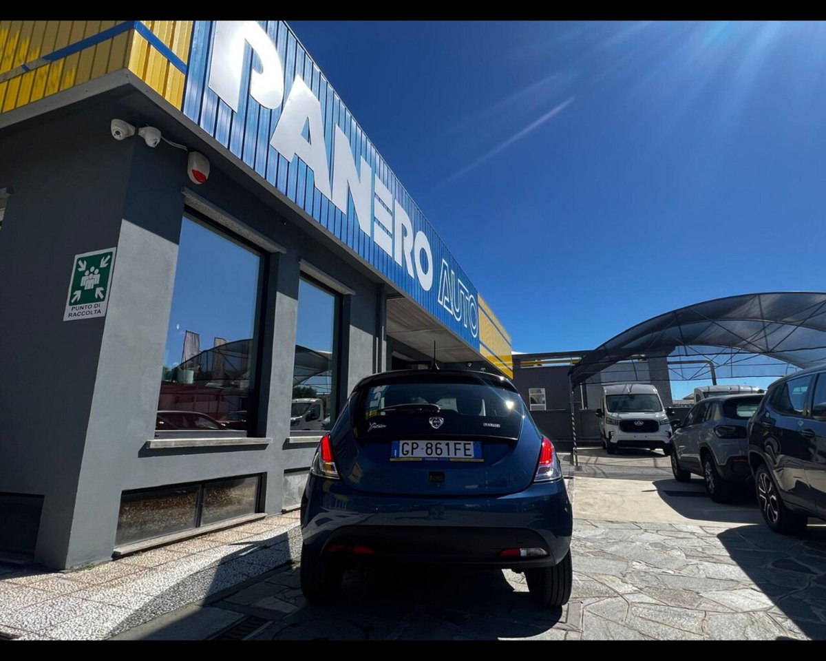Lancia Ypsilon 1.0 FireFly 5 porte S&S Hybrid Ecochic Gold (6)