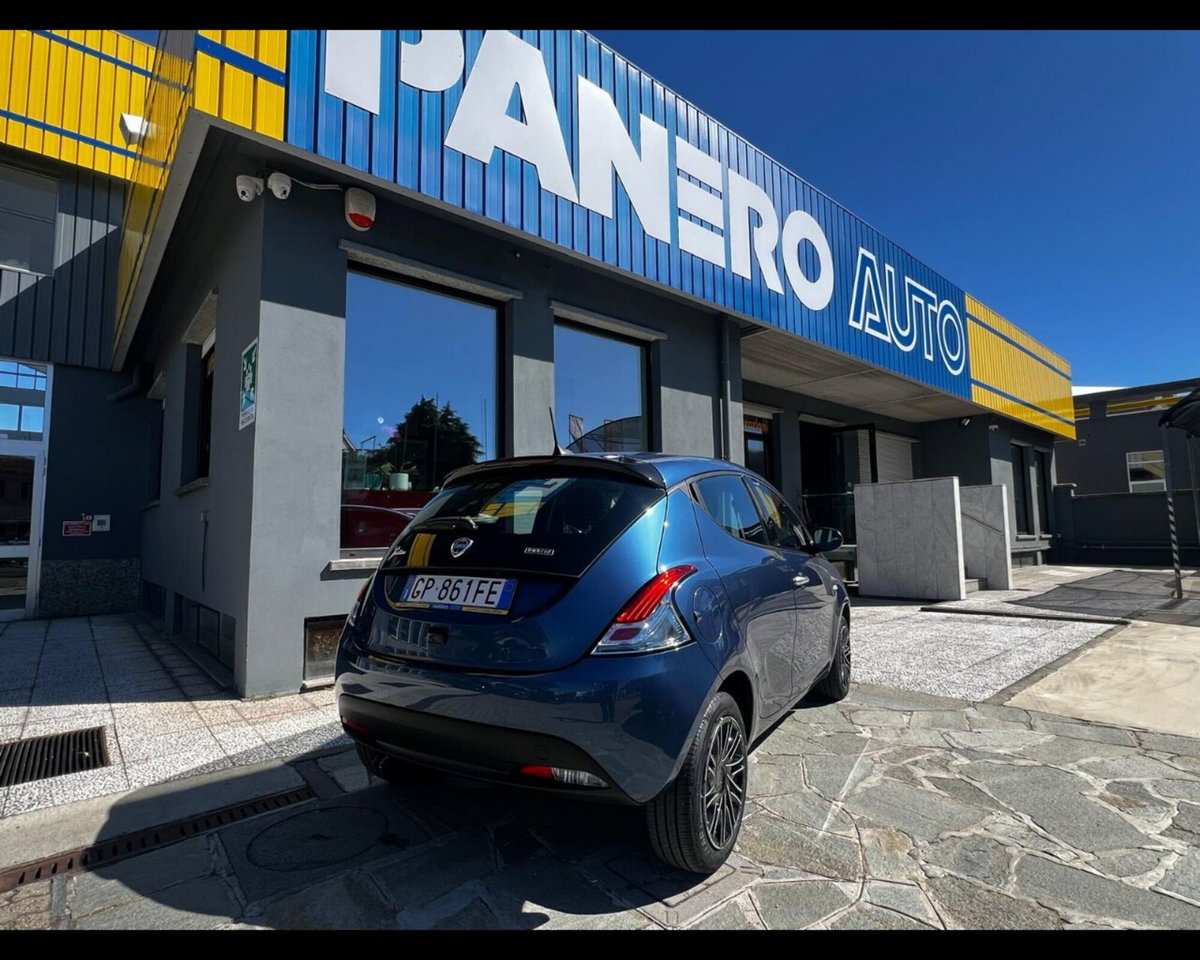 Lancia Ypsilon 1.0 FireFly 5 porte S&S Hybrid Ecochic Gold (8)